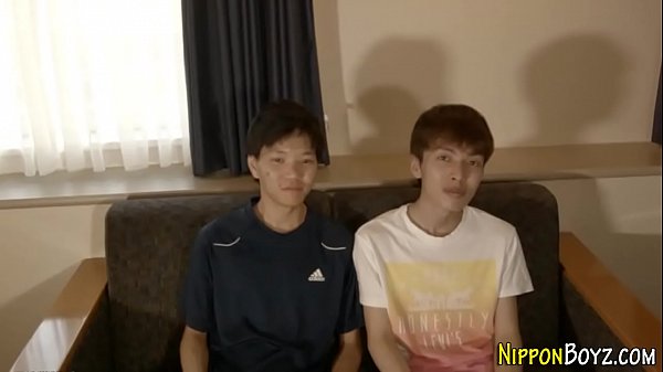 Asian amateur giving head