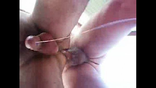 Gozando dentro do rabão do coroa