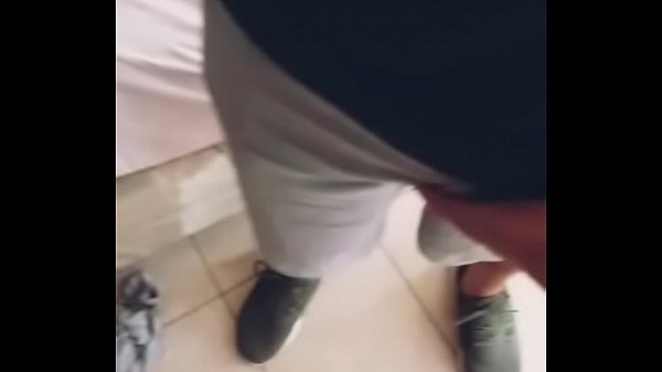Se la chupo a repartidor y me coje rico