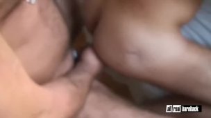 Two bodybuilders fuck bareback
