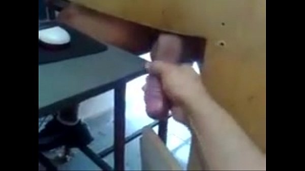 Batendo punheta na lan – mão amiga