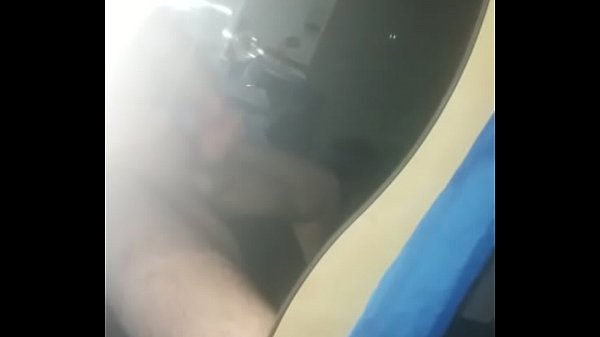 Tino pimmelt unerlässlich vor seiner cam!