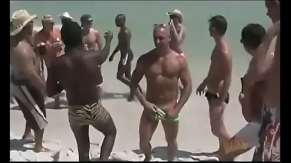 Pelados na praia