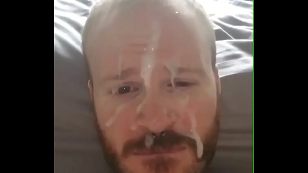 ursão enchendo a cara do bezerro de porra