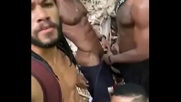 Andy Rodrigues  suruba no mato