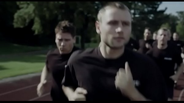 FREIER FALL (2013)