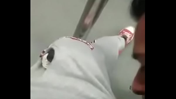 MAMADA A HETERO FLAITE EN EL METRO