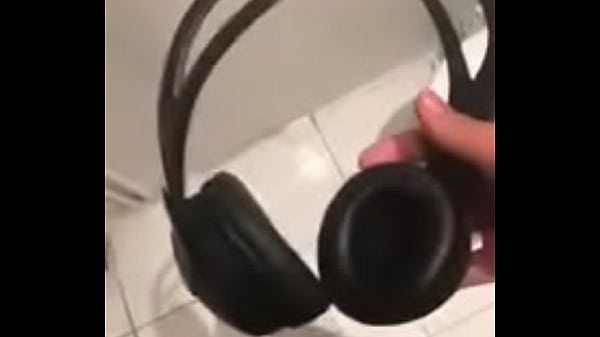 Headphones cumshot